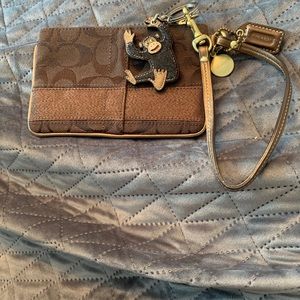 Coach wristlet brand new no tags with key chain